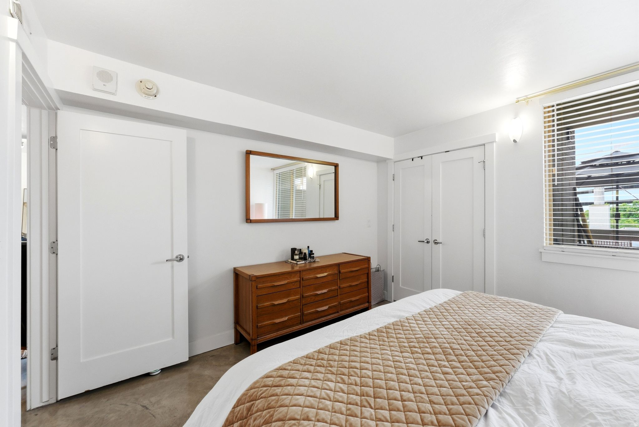 BROADWAY TOWER CONDO - Residential