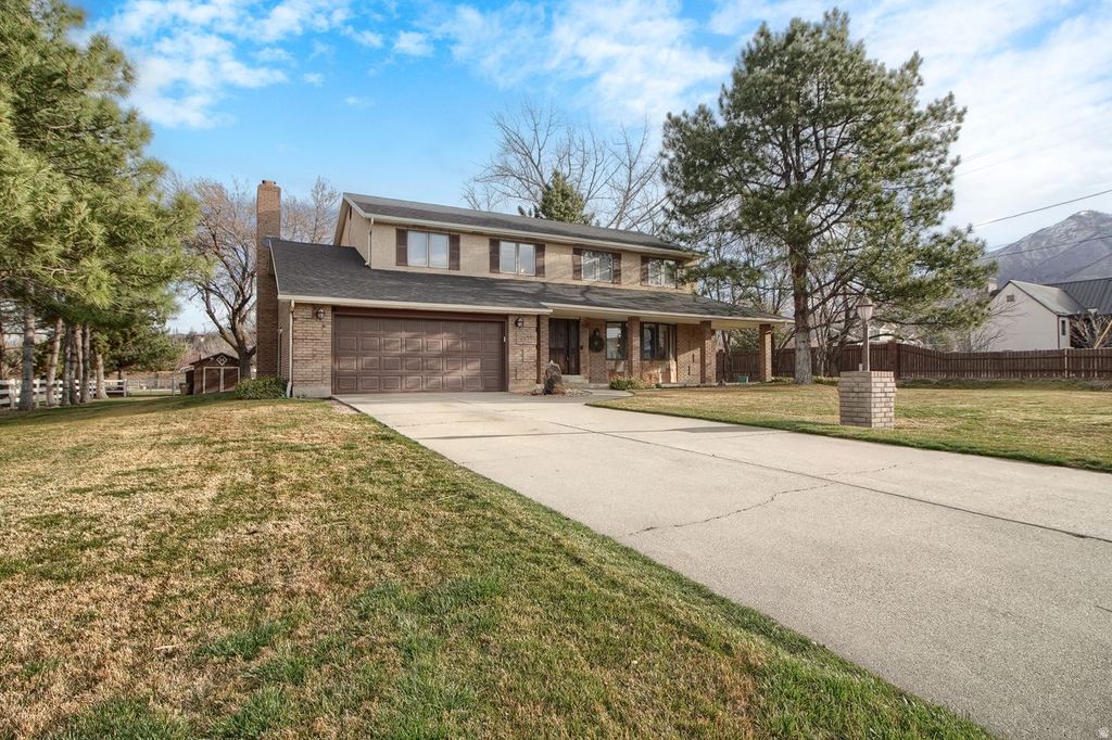 Photo of 1285 E MANFIELD WAY, Draper, UT 84020 (MLS # 2142989)