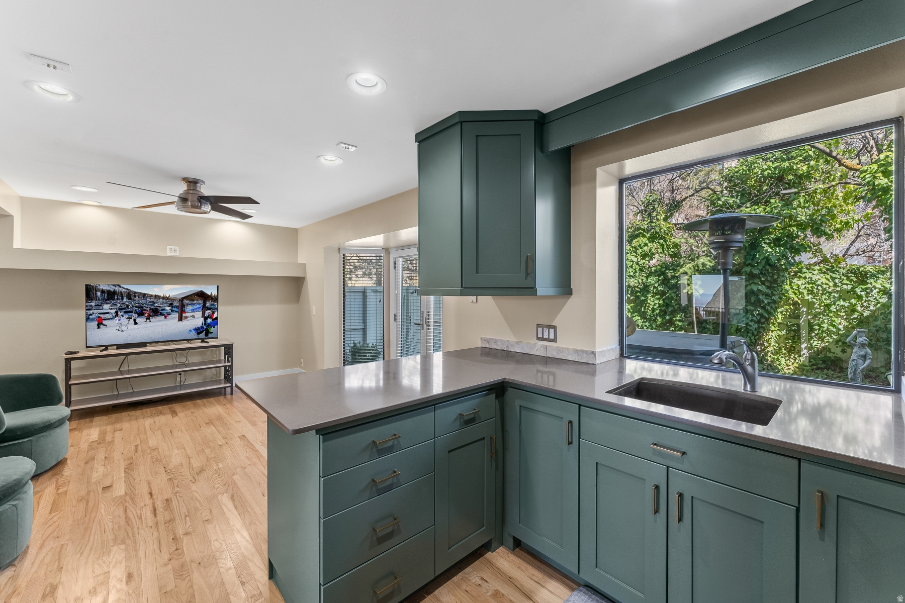 OAK SPRINGS SUB - Residential Income