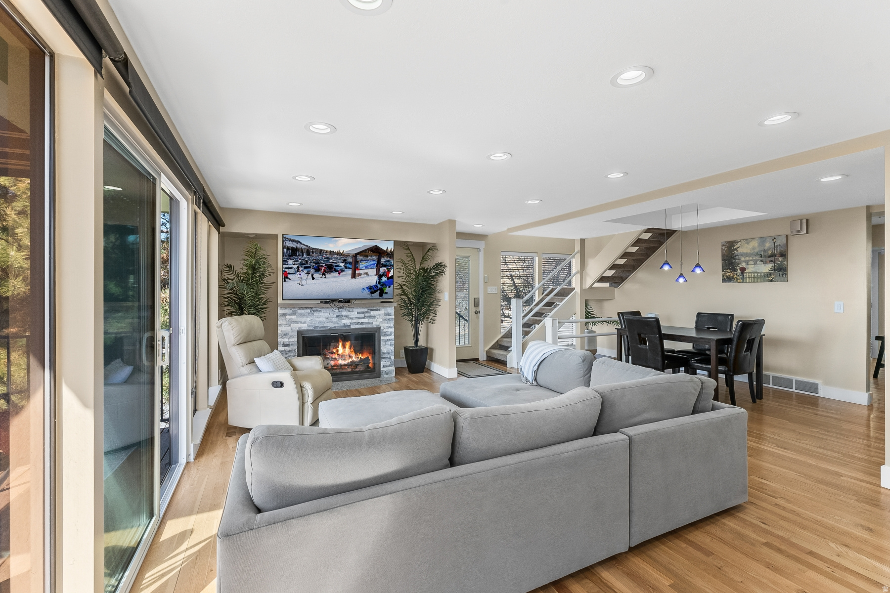 OAK SPRINGS SUB - Residential Income