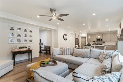 Tiny photo for 365 S MOUNTAIN RD, Fruit Heights, UT 84037 (MLS # 2137846)