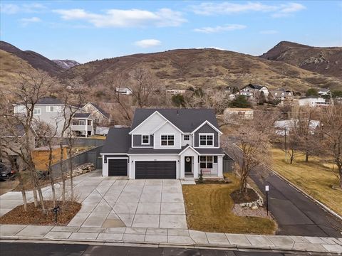 Tiny photo for 365 S MOUNTAIN RD, Fruit Heights, UT 84037 (MLS # 2137846)