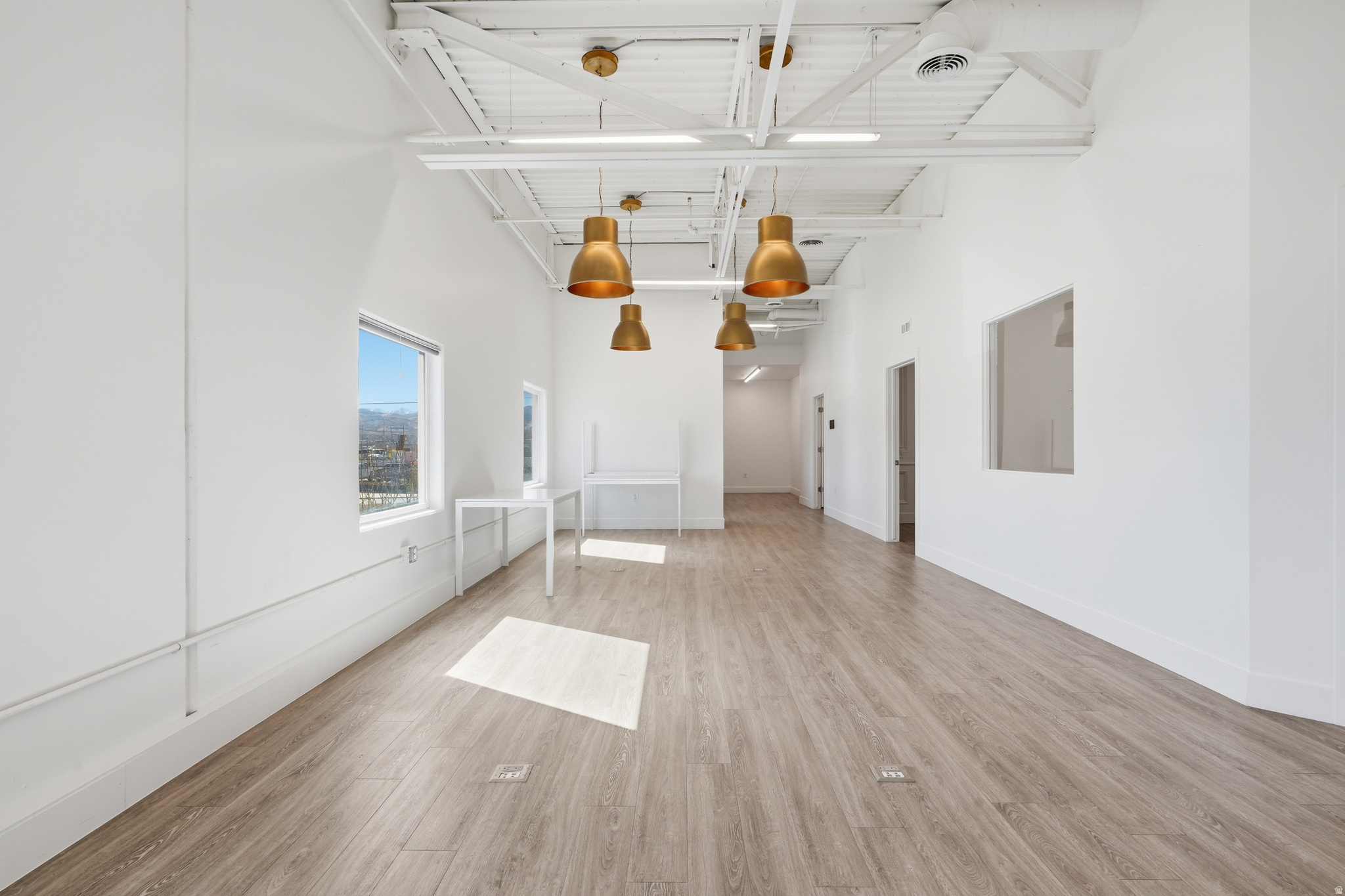 CENTER POINT - Commercial Sale