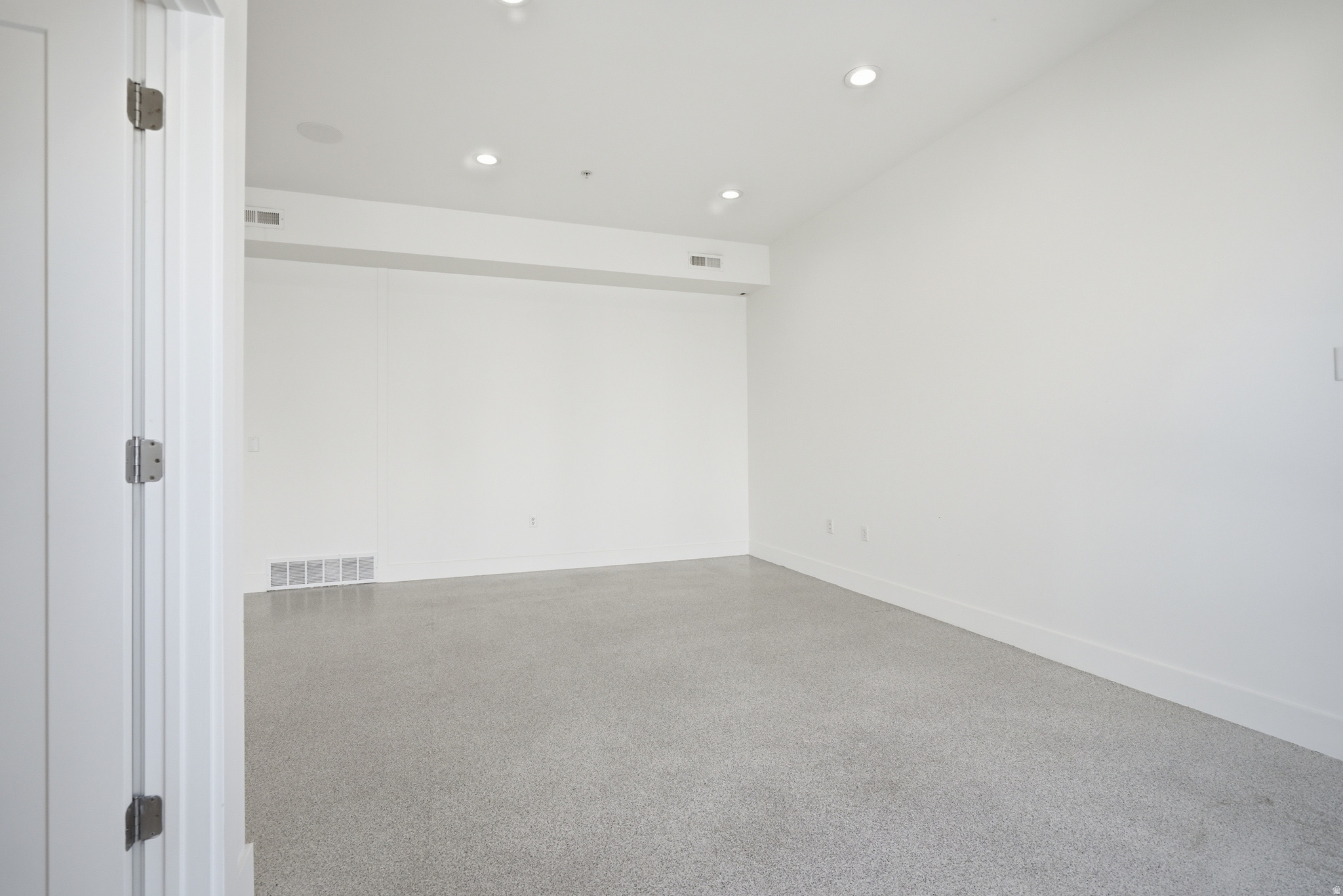 CENTER POINT - Commercial Sale