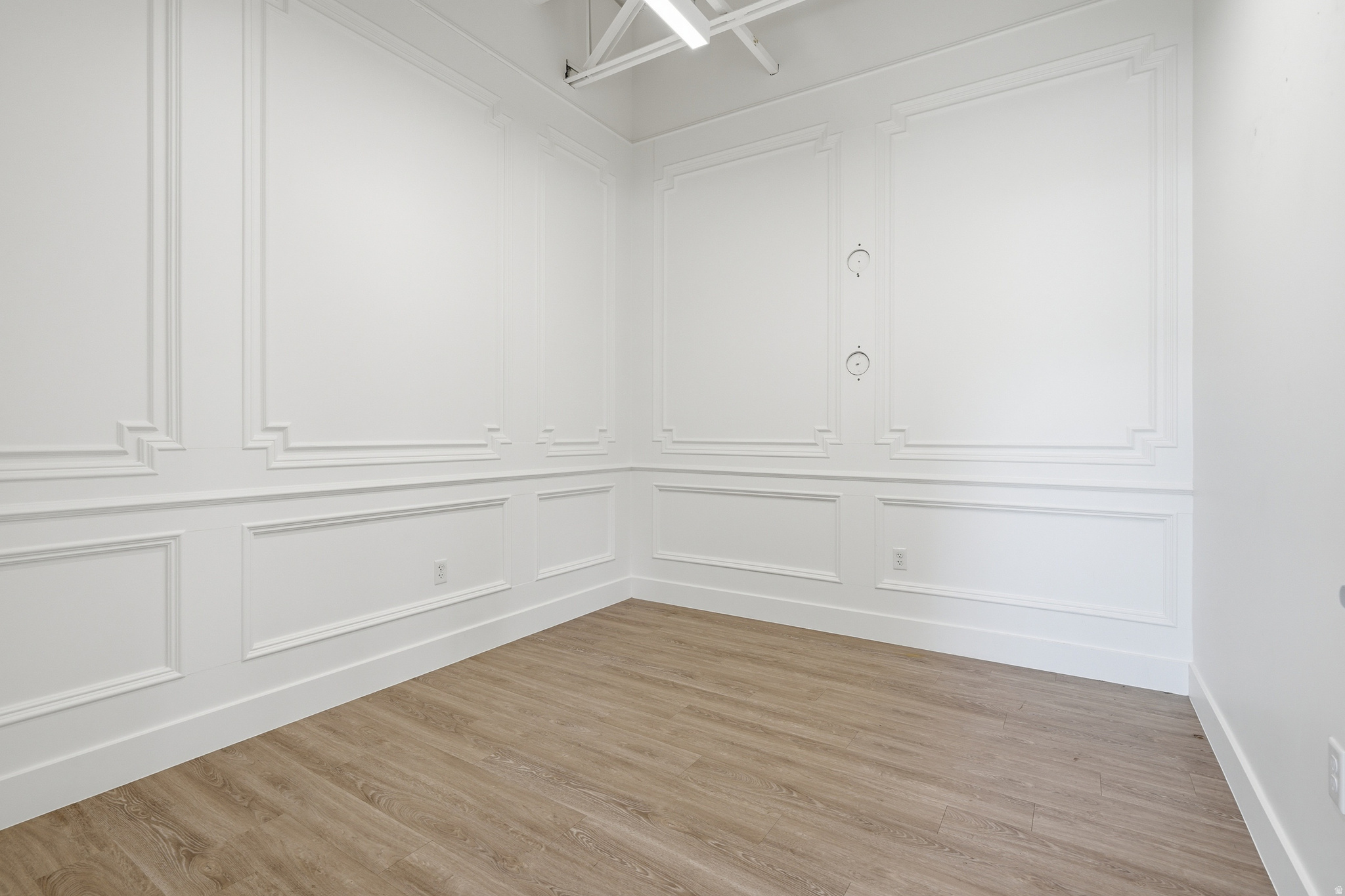 CENTER POINT - Commercial Sale