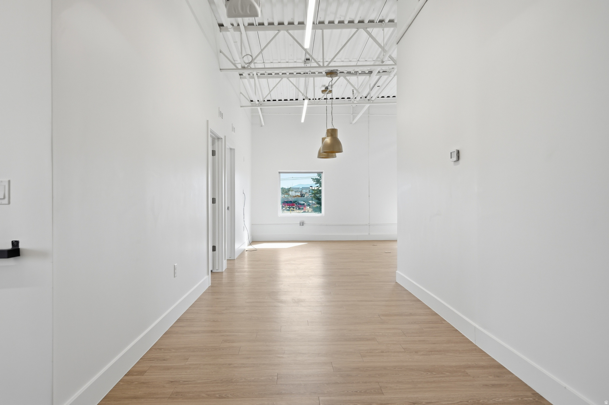 CENTER POINT - Commercial Sale