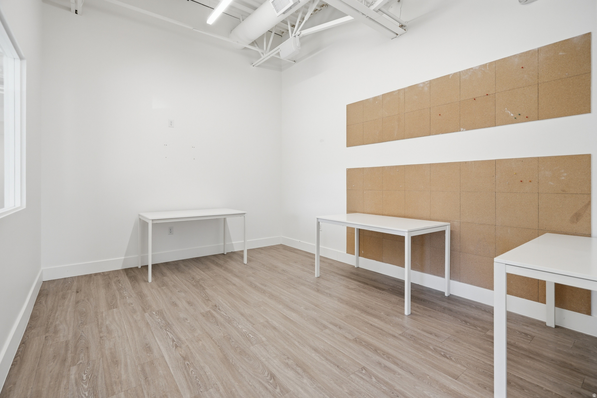 CENTER POINT - Commercial Sale