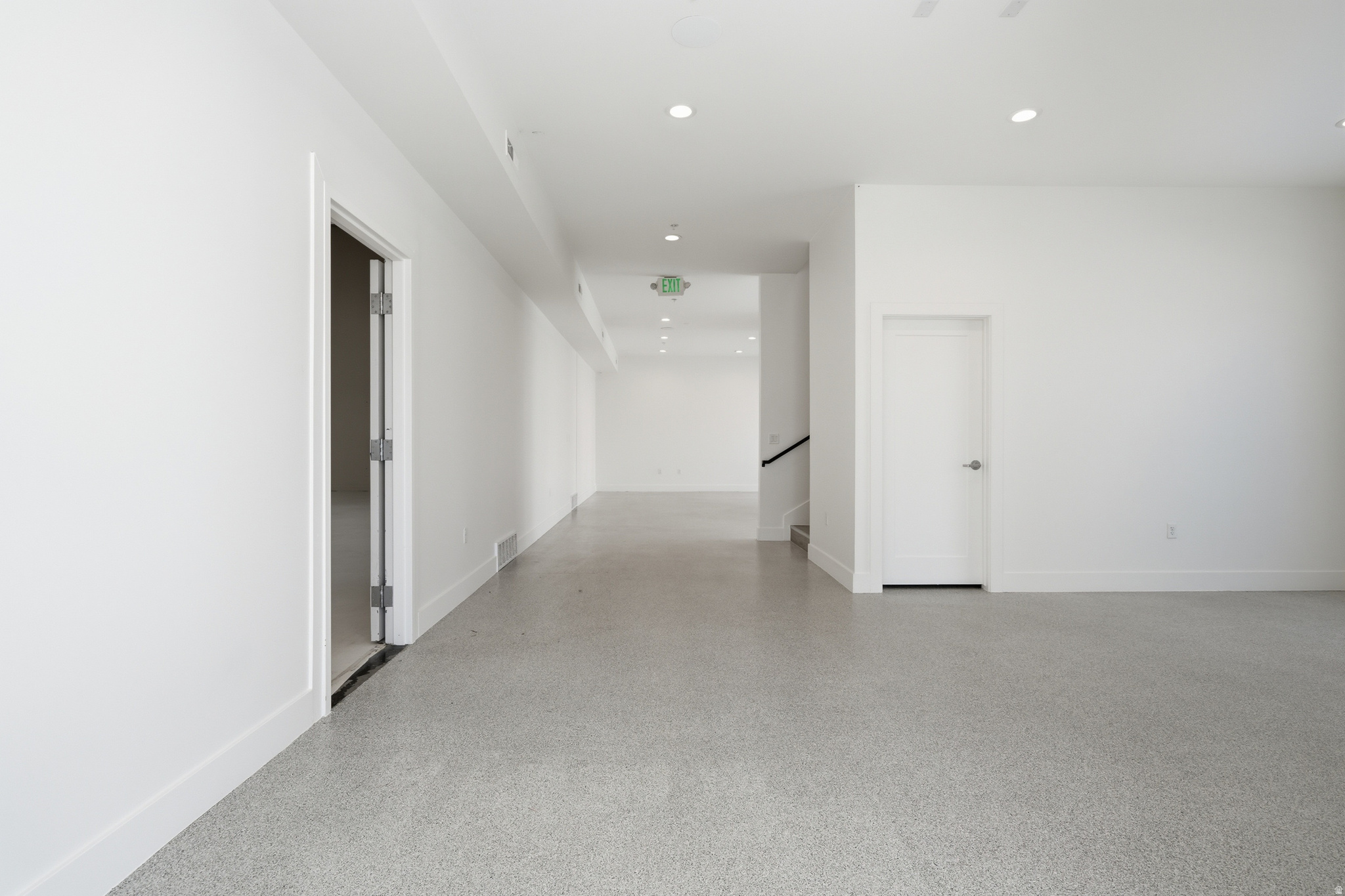 CENTER POINT - Commercial Sale