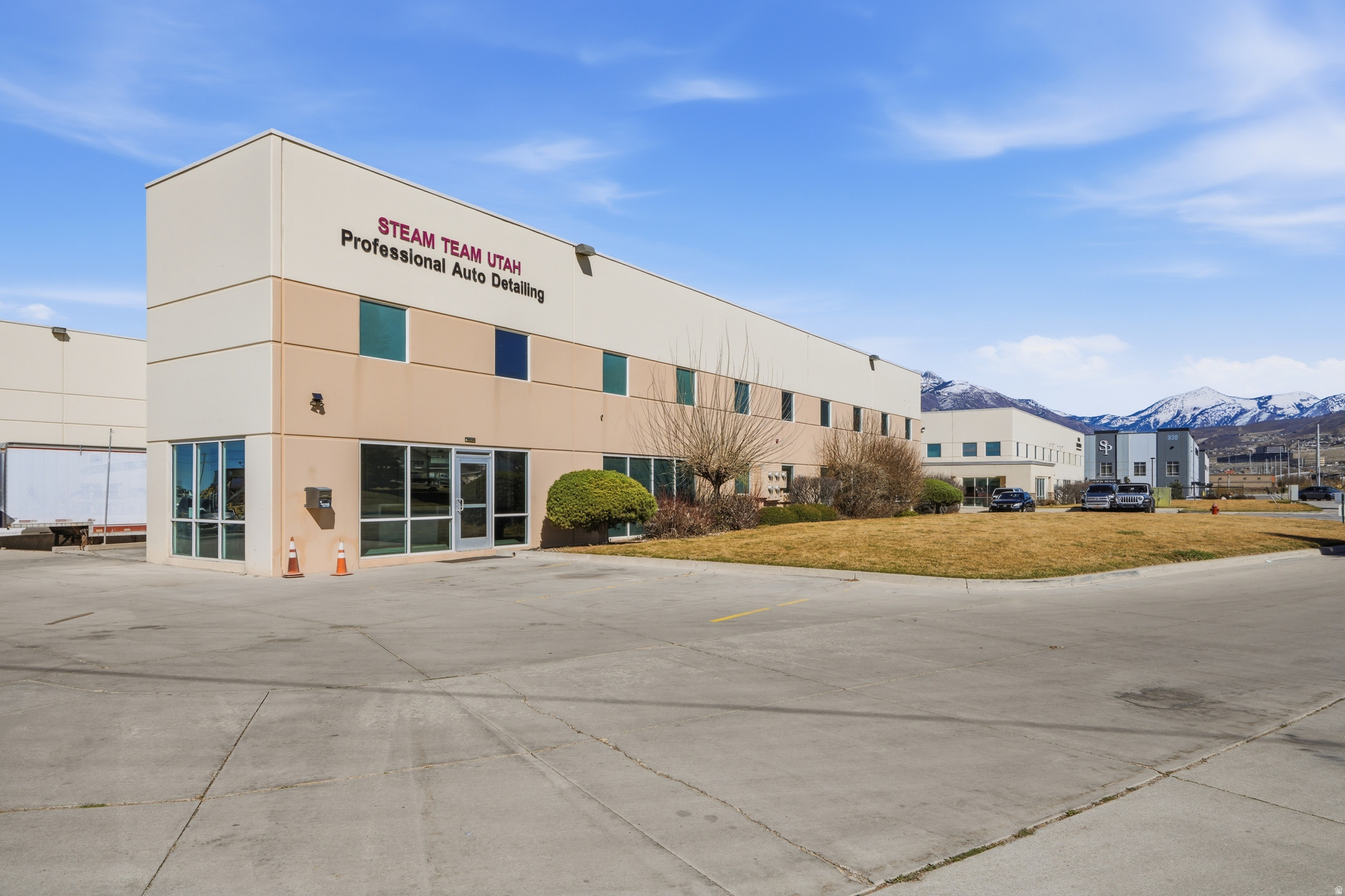 CENTER POINT - Commercial Sale