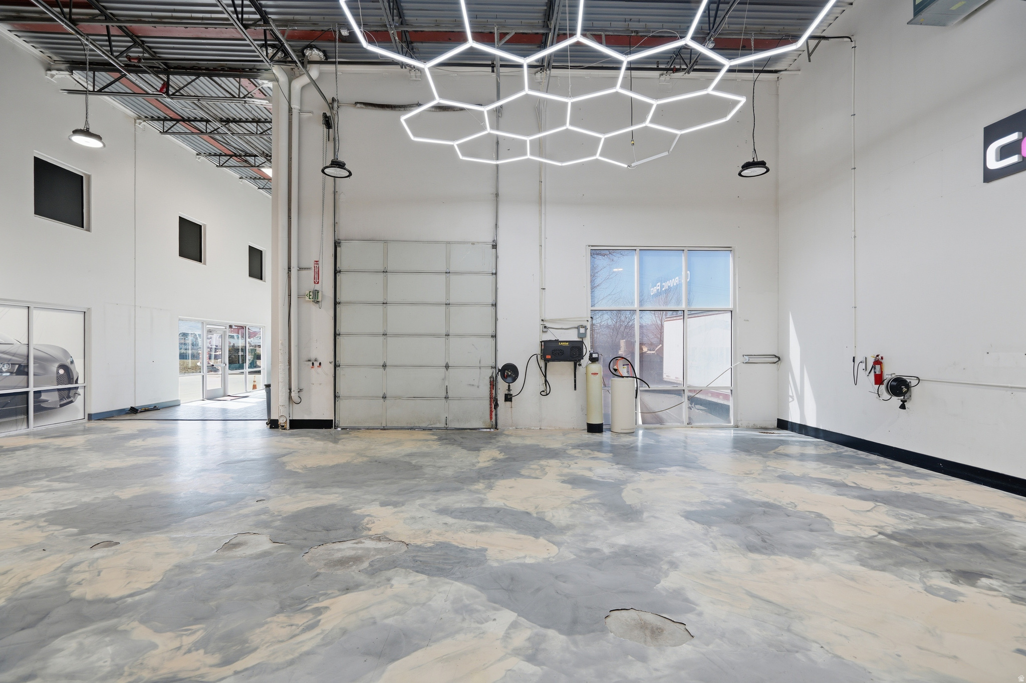 CENTER POINT - Commercial Sale