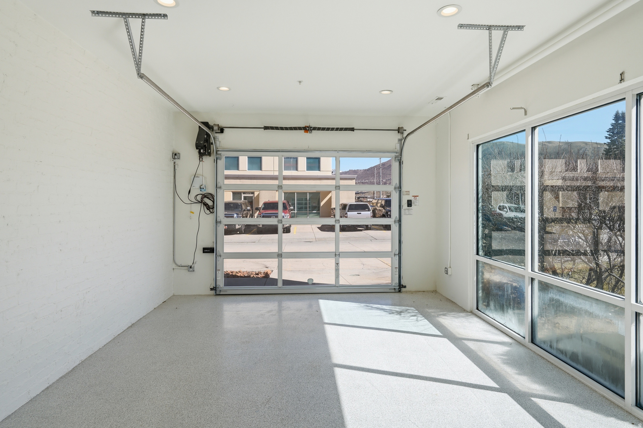 CENTER POINT - Commercial Sale