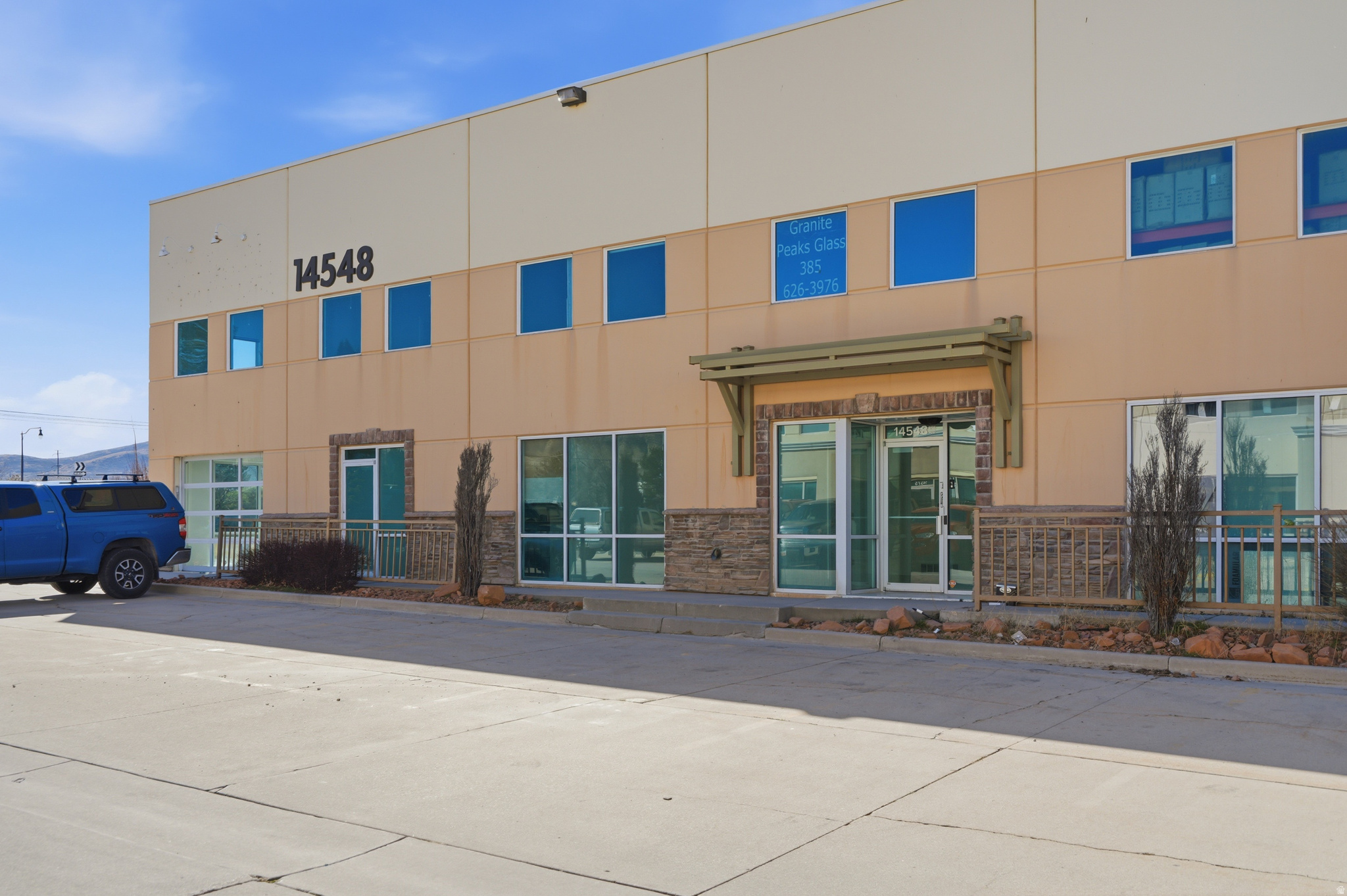 CENTER POINT - Commercial Sale