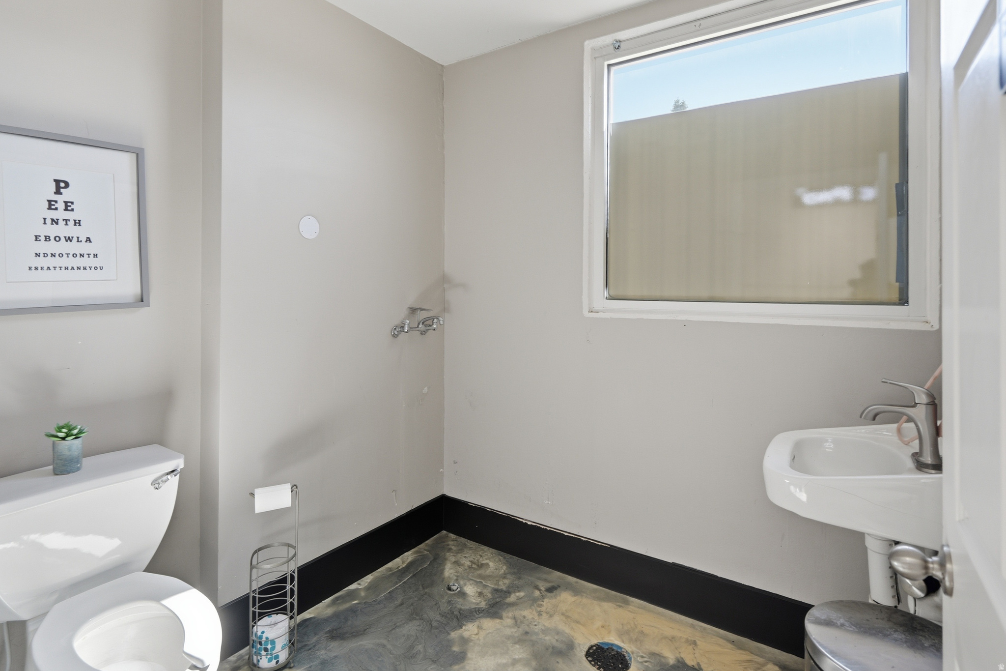 CENTER POINT - Commercial Sale