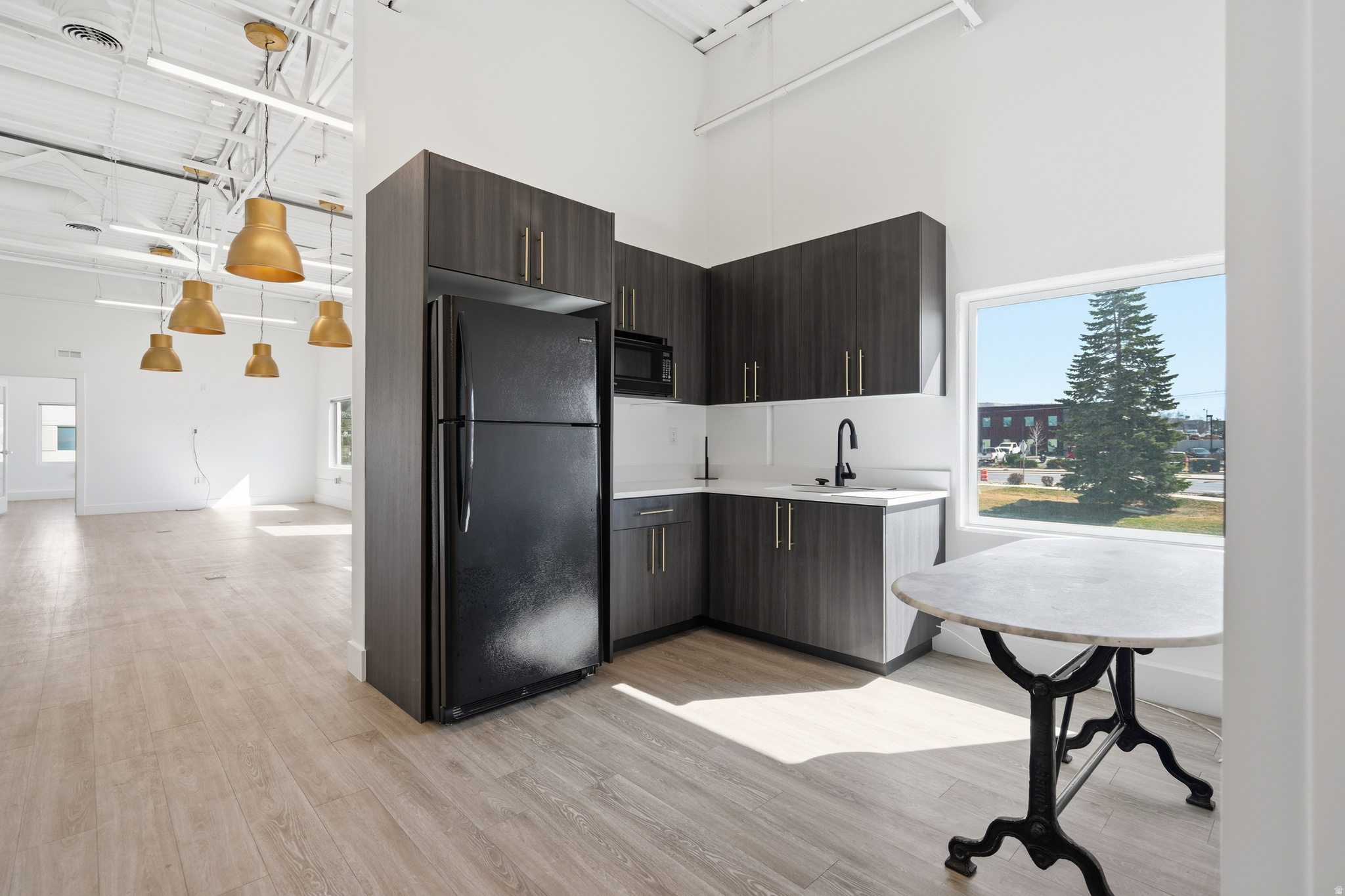 CENTER POINT - Commercial Sale