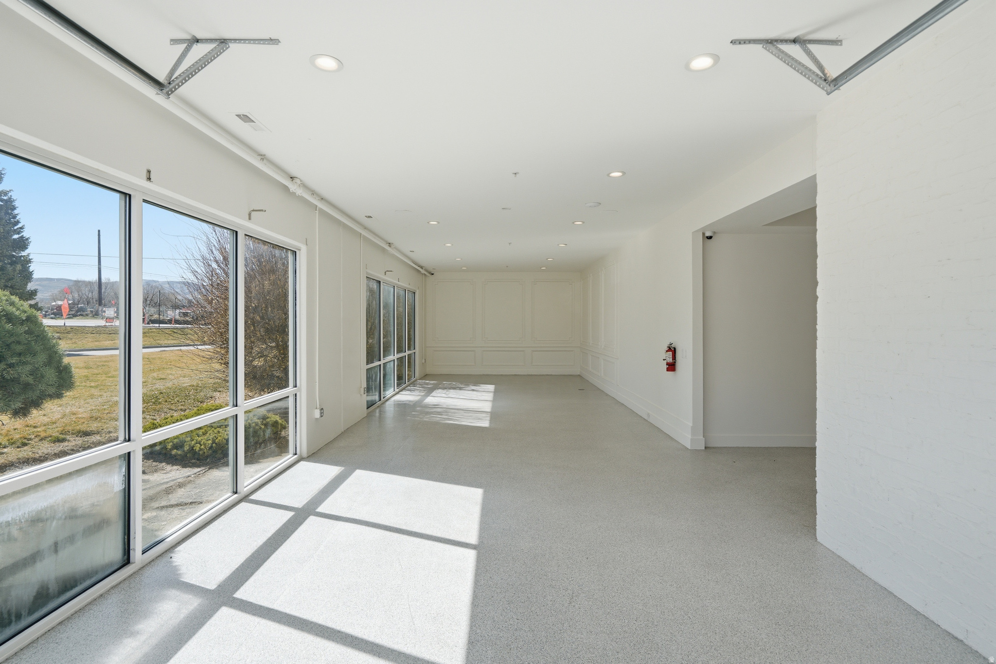 CENTER POINT - Commercial Sale