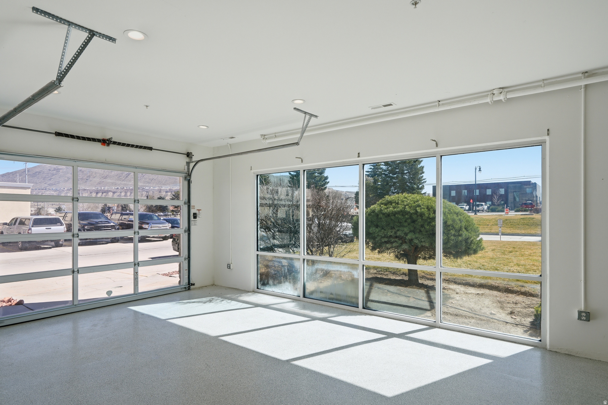 CENTER POINT - Commercial Sale