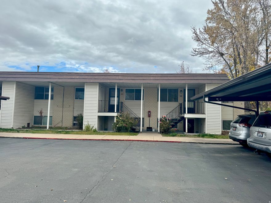 Must see, great value and won't last long. Cute two bedroom condo in the heart of Bountiful. Laminate flooring, gas fireplace, lots of natural light, tasteful backsplash, all appliances included, move in ready!  Motivated Sellers. Square footage figures are provided as a courtesy estimate only and were obtained from county records.  Buyer is advised to obtain an independent measurement.