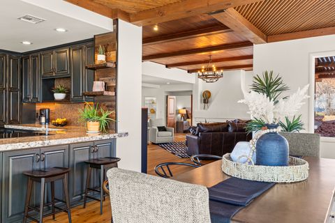 Tiny photo for 1068 N SHONTO RIDGE DR, Kayenta, UT 84738 (MLS # 2134947)