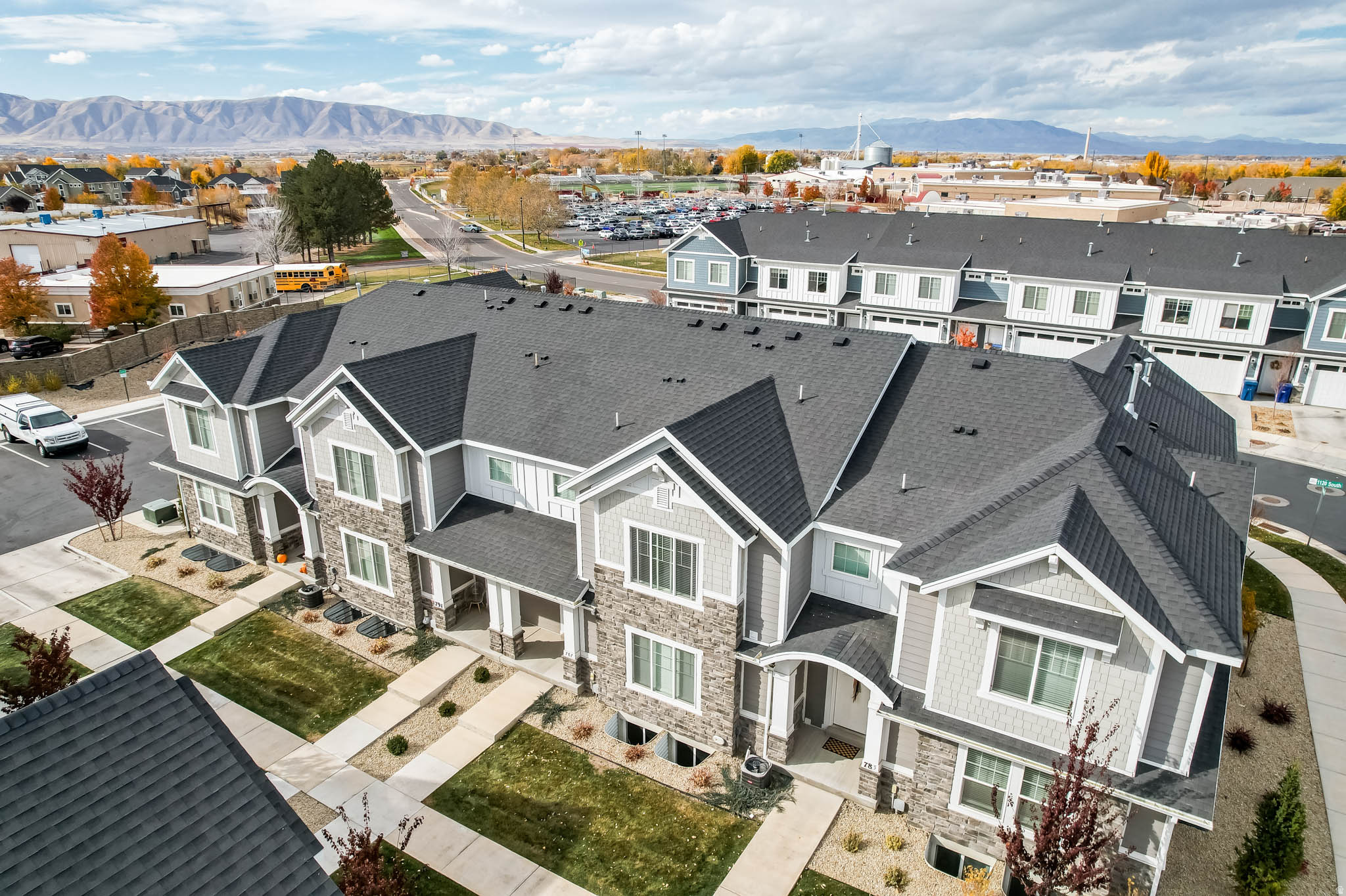 DEL MONTE TOWNHOMES - Residential