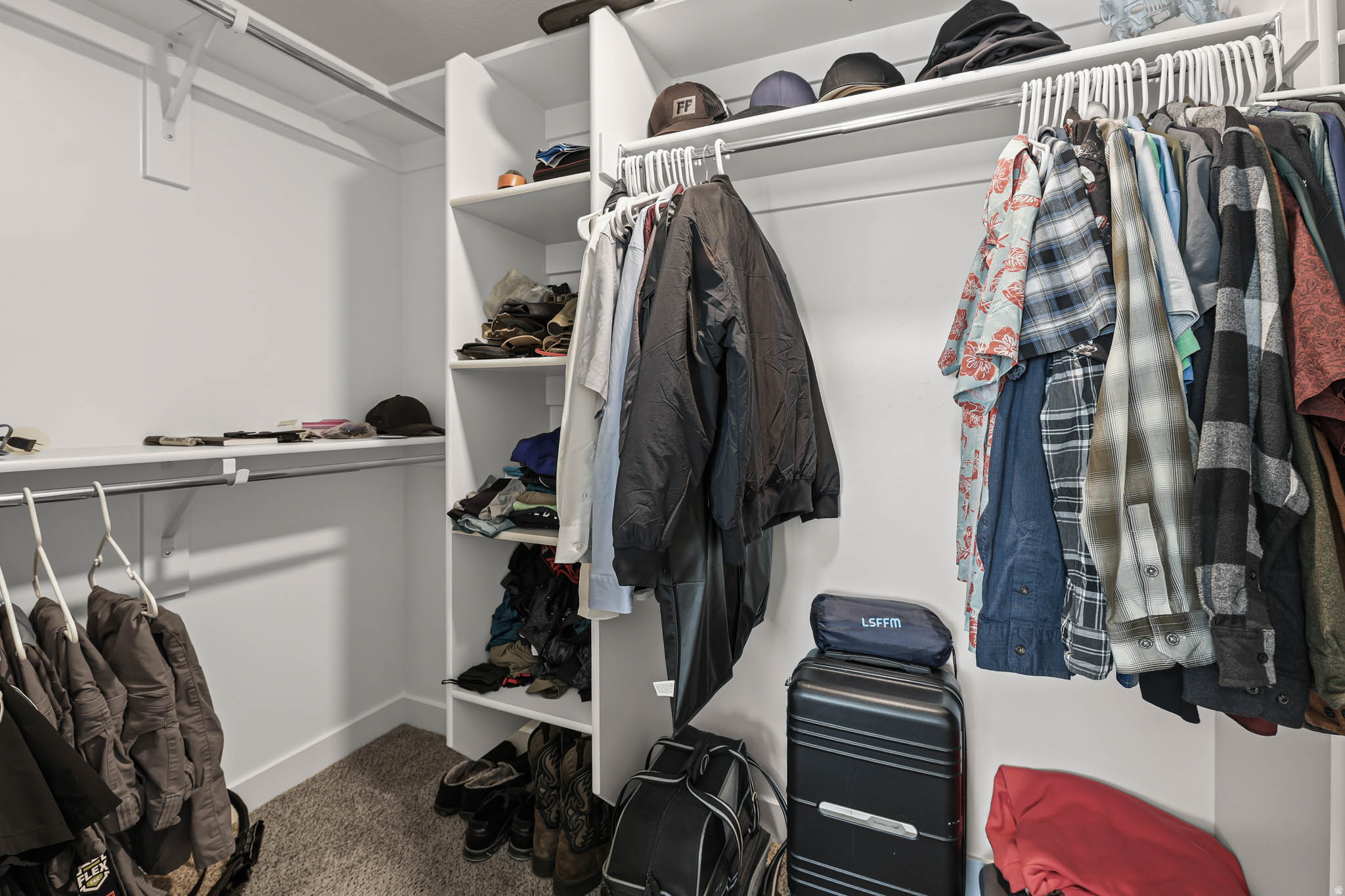 DEL MONTE TOWNHOMES - Residential