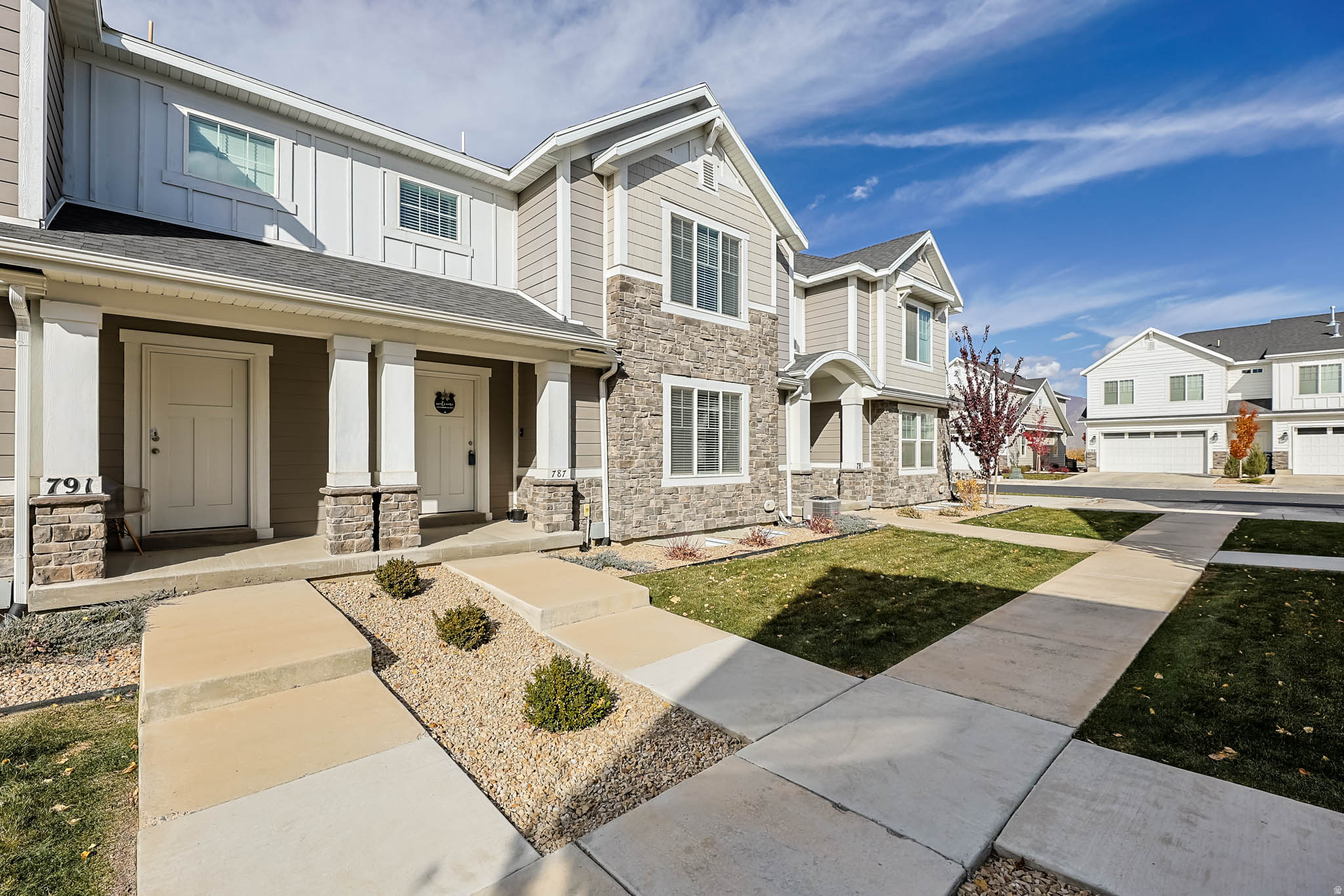 DEL MONTE TOWNHOMES - Residential