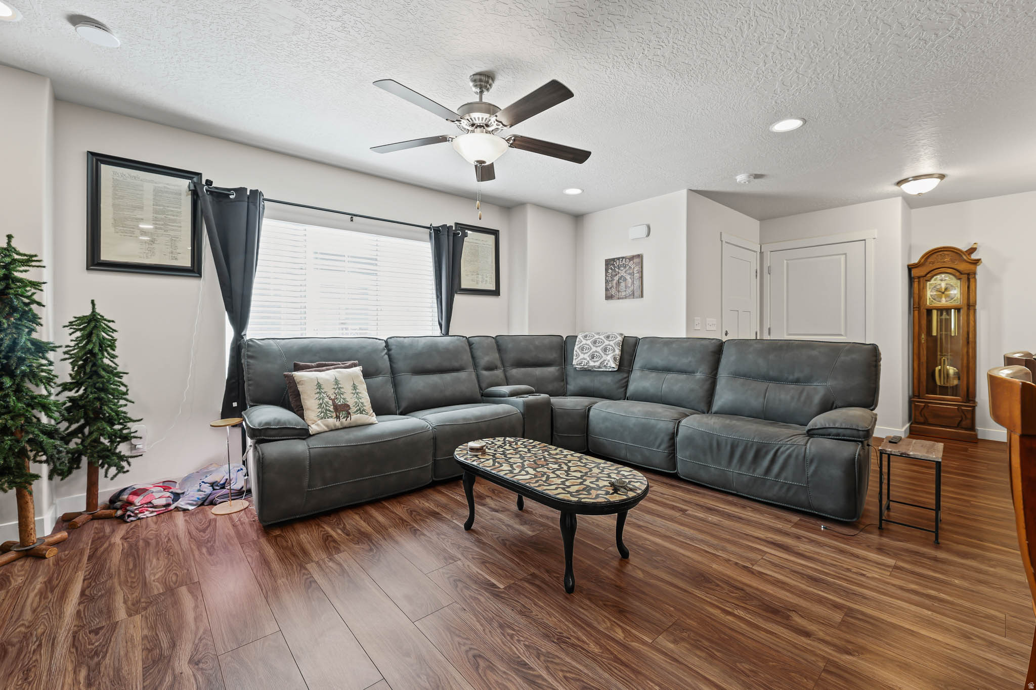 DEL MONTE TOWNHOMES - Residential