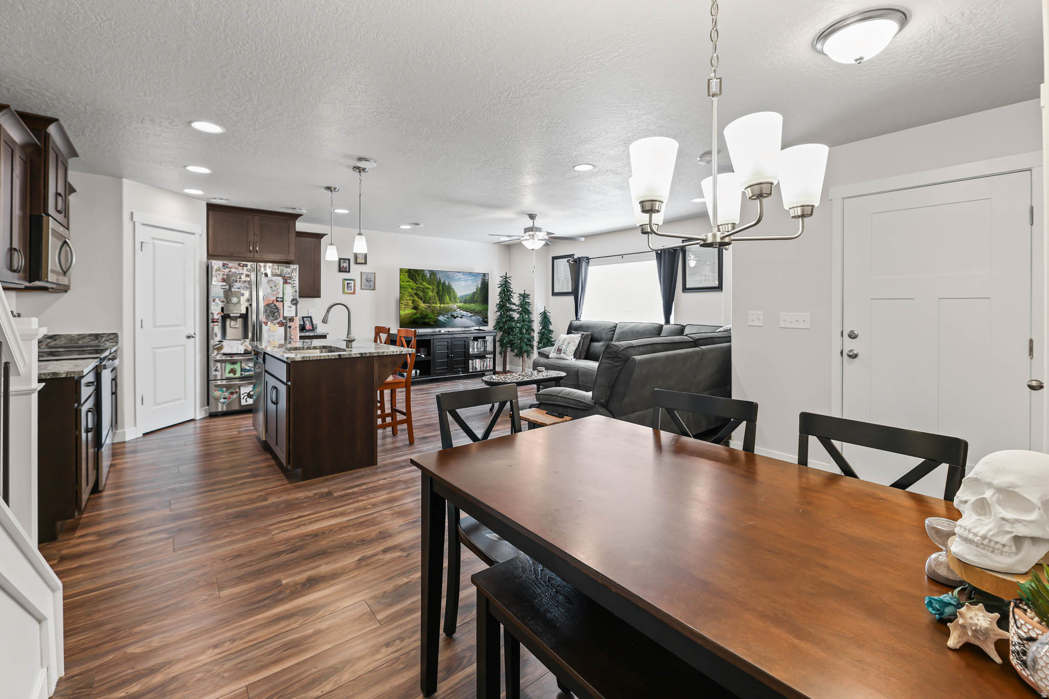 DEL MONTE TOWNHOMES - Residential