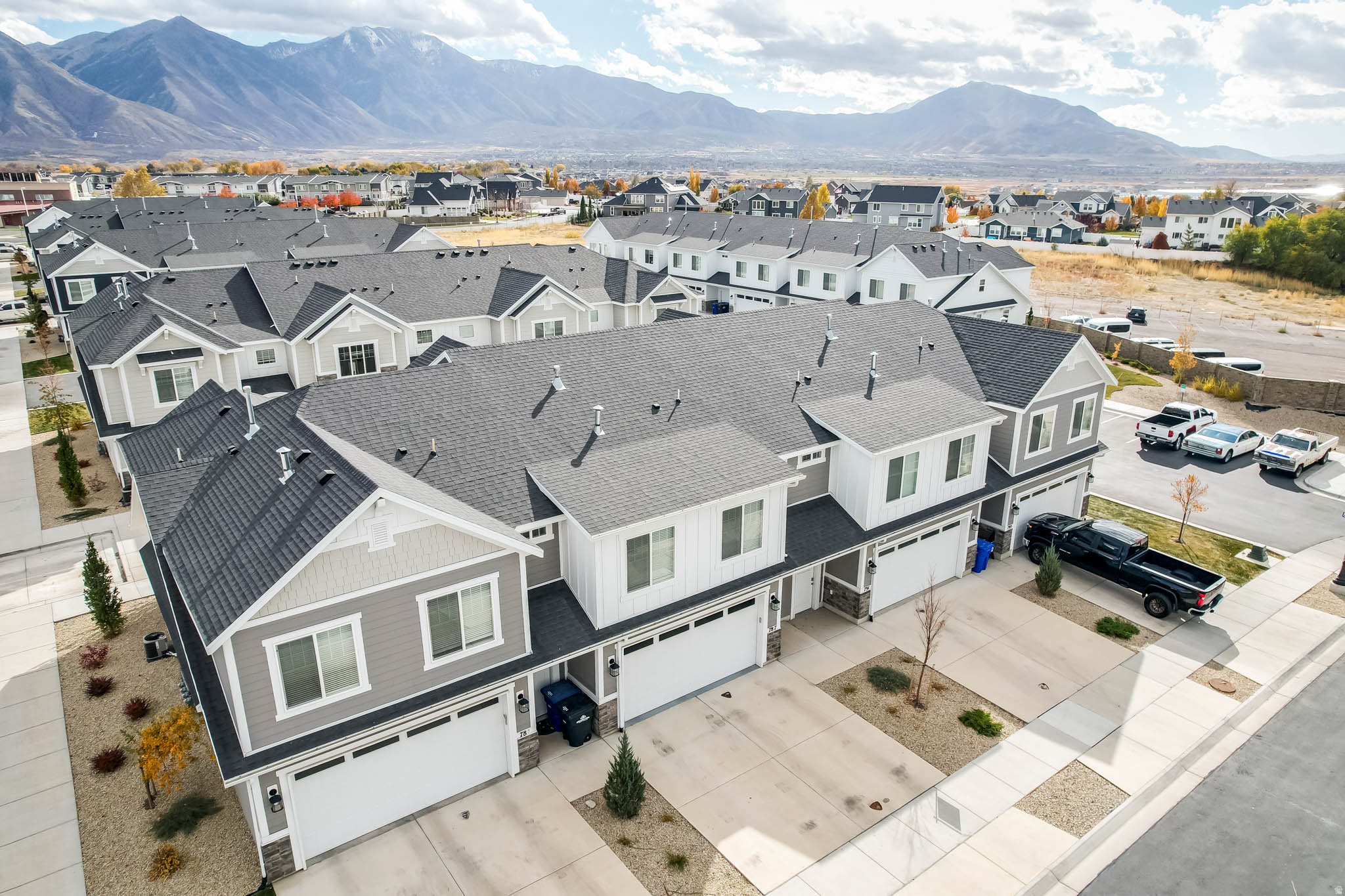 DEL MONTE TOWNHOMES - Residential