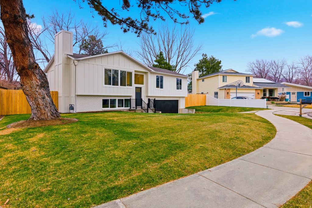 Photo of 1469 E WINTERWOOD CIR S, Sandy, UT 84092 (MLS # 2142315)