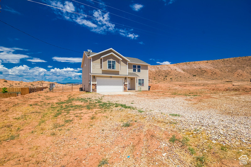 MOUNTAIN SIDE HOMES - Residential