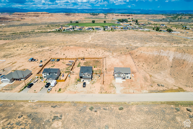 MOUNTAIN SIDE HOMES - Residential
