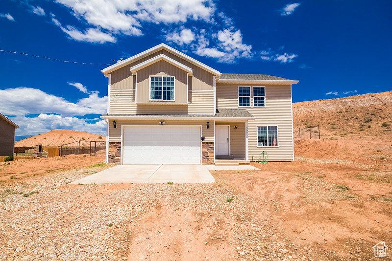 MOUNTAIN SIDE HOMES - Residential
