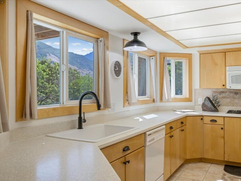 Tiny photo for 6807 S PINE ROCK CIR E, Cottonwood Heights, UT 84121 (MLS # 2176073)