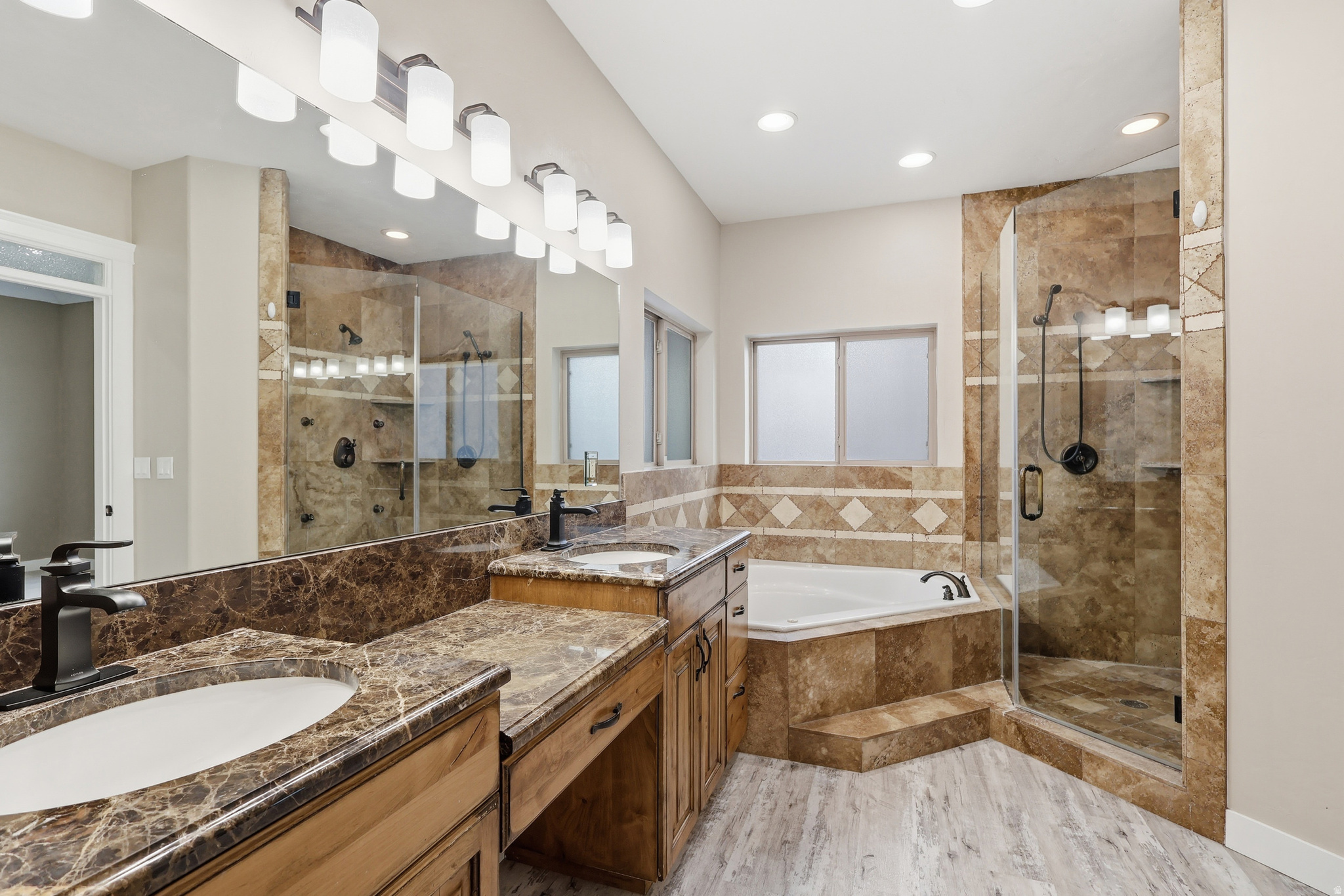 CREEKWOOD OF I.S. - Residential