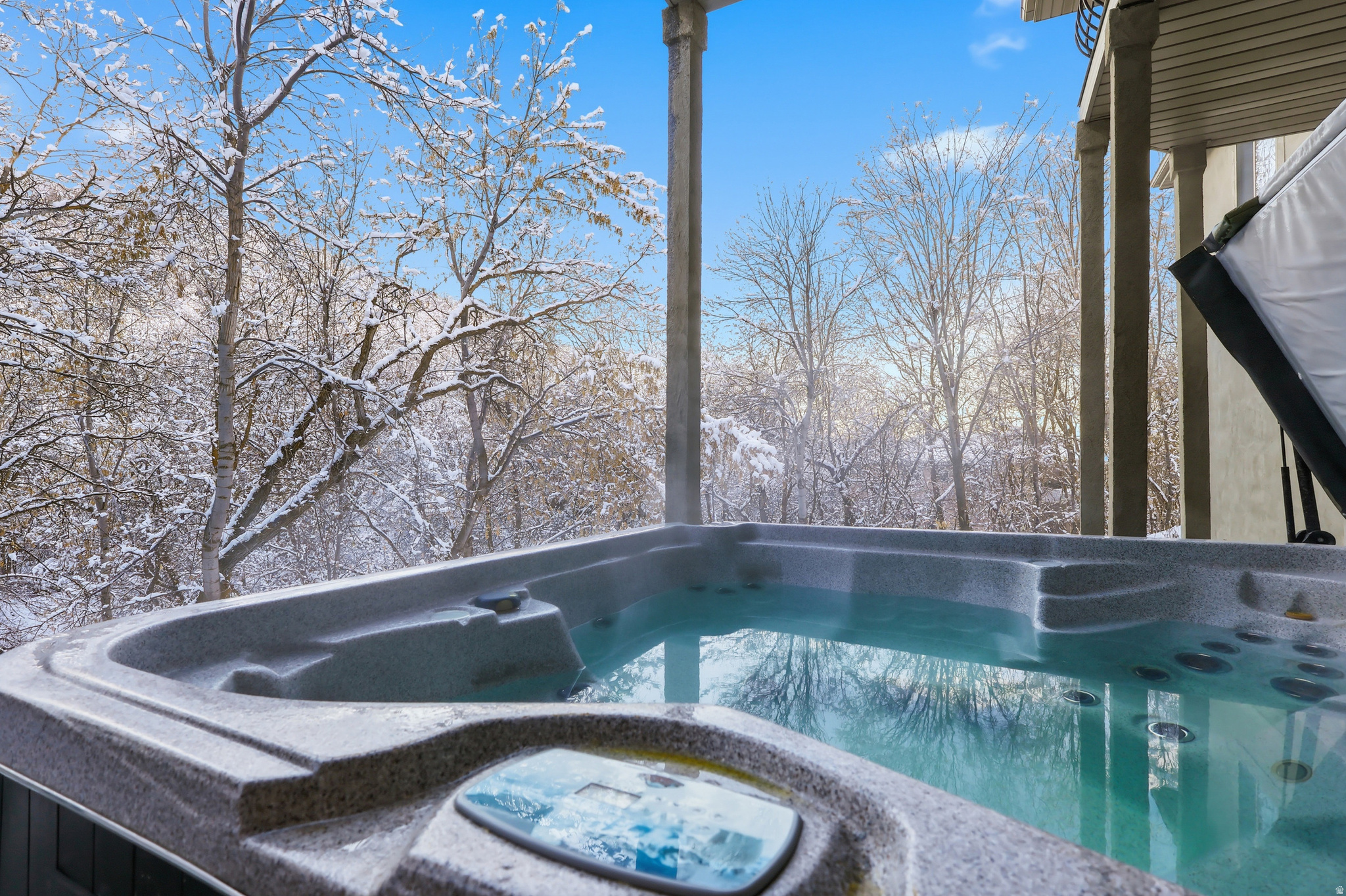 CREEKWOOD OF I.S. - Residential