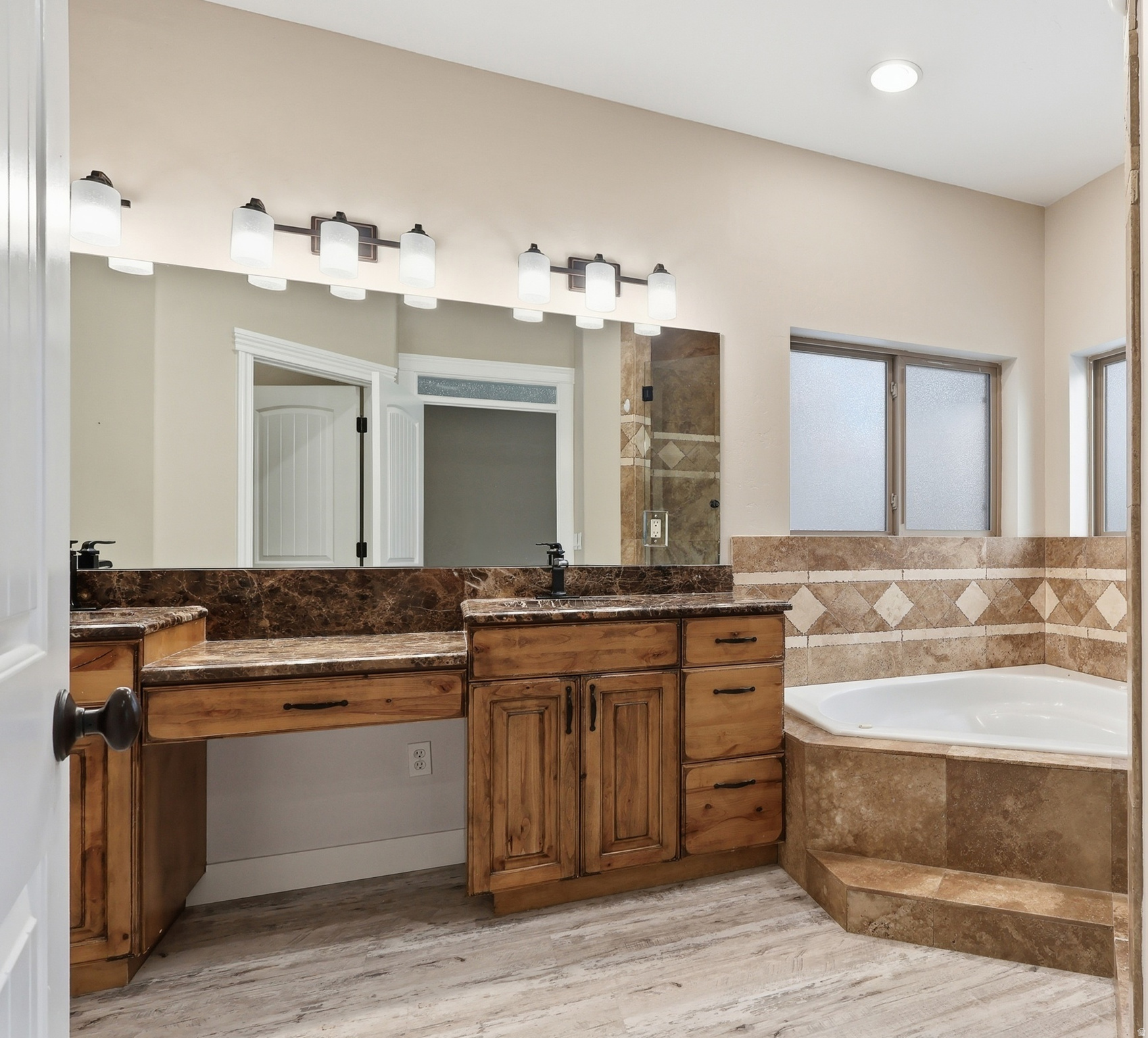 CREEKWOOD OF I.S. - Residential