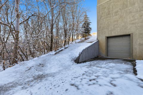 Tiny photo for 1284 E CANYON CREEK DR S, Bountiful, UT 84010 (MLS # 2116168)