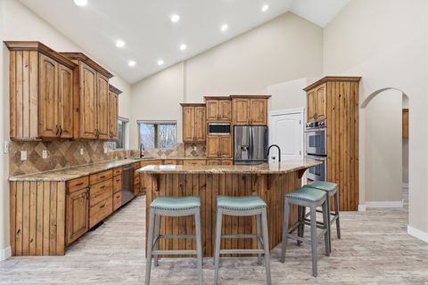 Tiny photo for 1284 E CANYON CREEK DR S, Bountiful, UT 84010 (MLS # 2116168)