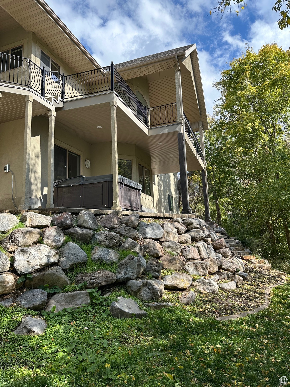 CREEKWOOD OF I.S. - Residential