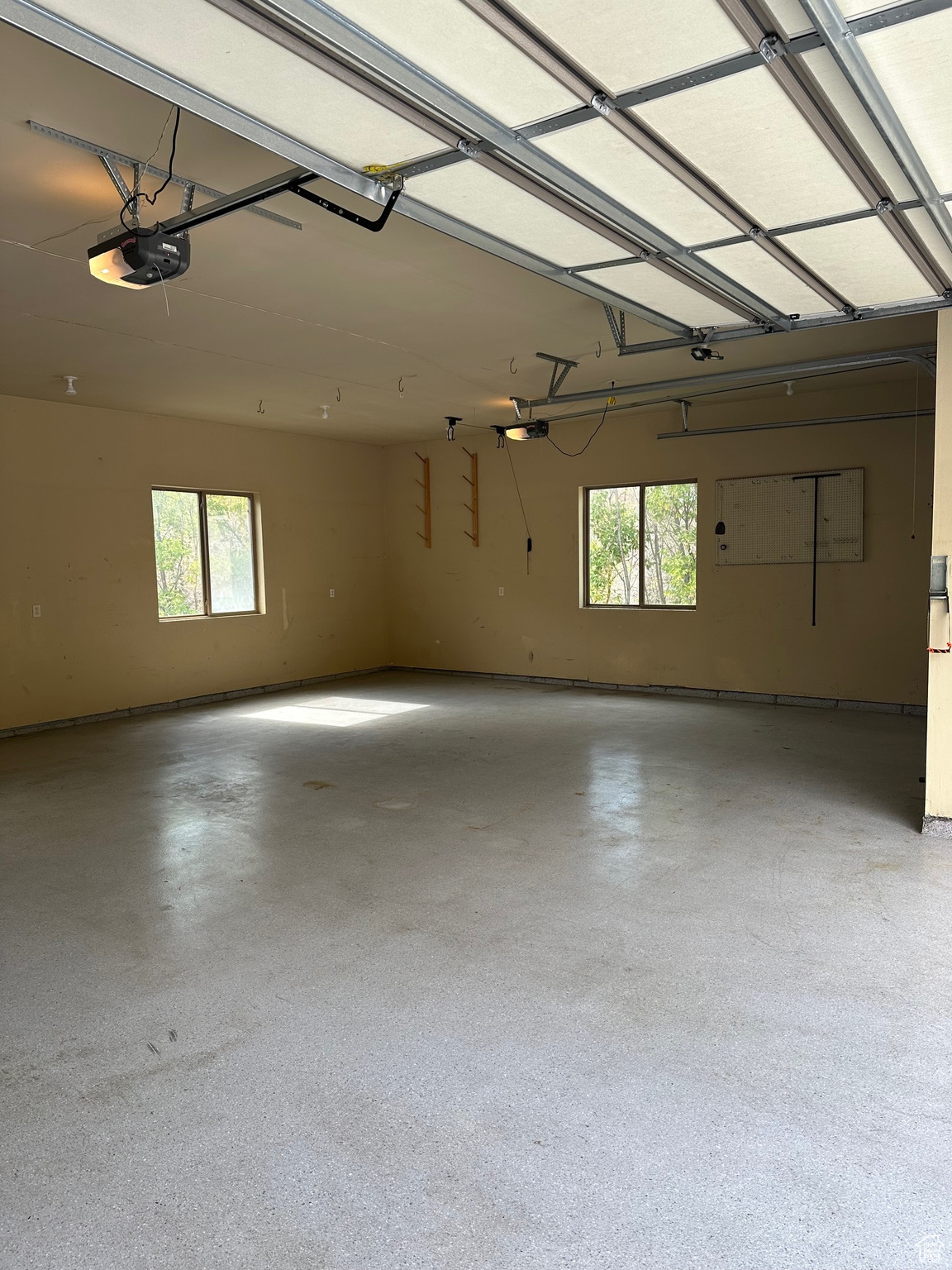 CREEKWOOD OF I.S. - Residential