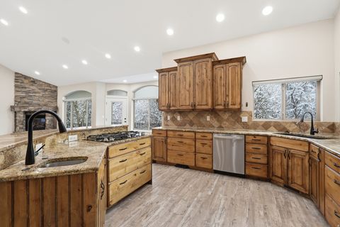 Tiny photo for 1284 E CANYON CREEK DR S, Bountiful, UT 84010 (MLS # 2116168)