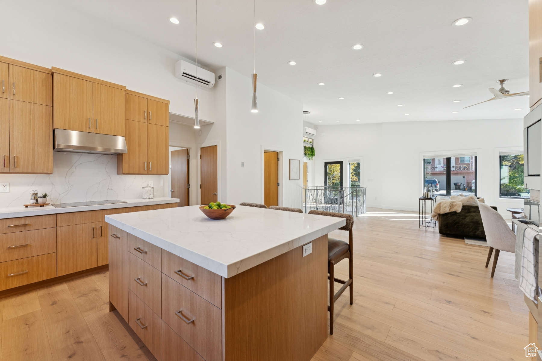 Salt Lake City, Utah 84121, United States, 5 Bedrooms Bedrooms, ,4 BathroomsBathrooms,Residential,Active,234376