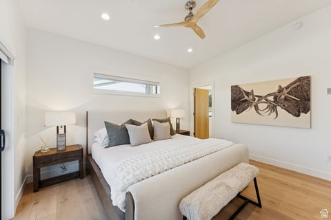 Tiny photo for 7364 S CHRIS LN, Salt Lake City, UT 84121 (MLS # 2119743)