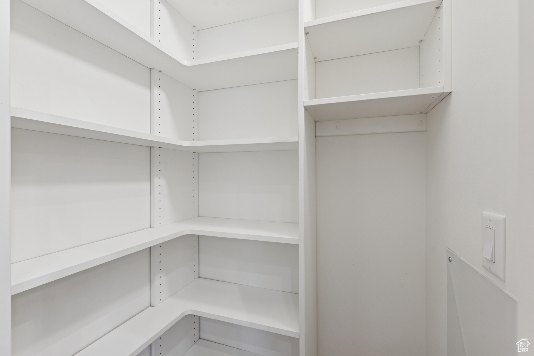 Salt Lake City, Utah 84121, United States, 5 Bedrooms Bedrooms, ,4 BathroomsBathrooms,Residential,Active,234376