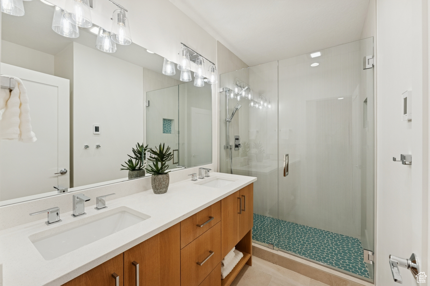 Salt Lake City, Utah 84121, United States, 5 Bedrooms Bedrooms, ,4 BathroomsBathrooms,Residential,Active,234376