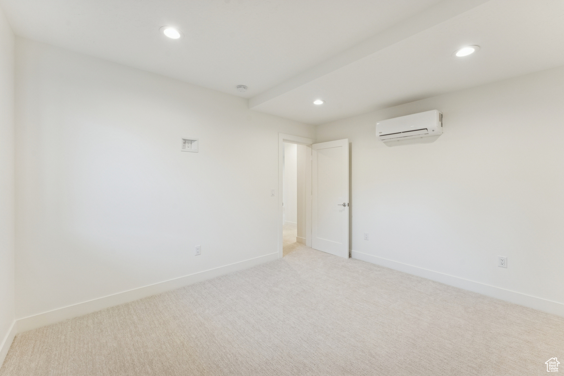 Salt Lake City, Utah 84121, United States, 5 Bedrooms Bedrooms, ,4 BathroomsBathrooms,Residential,Active,234376