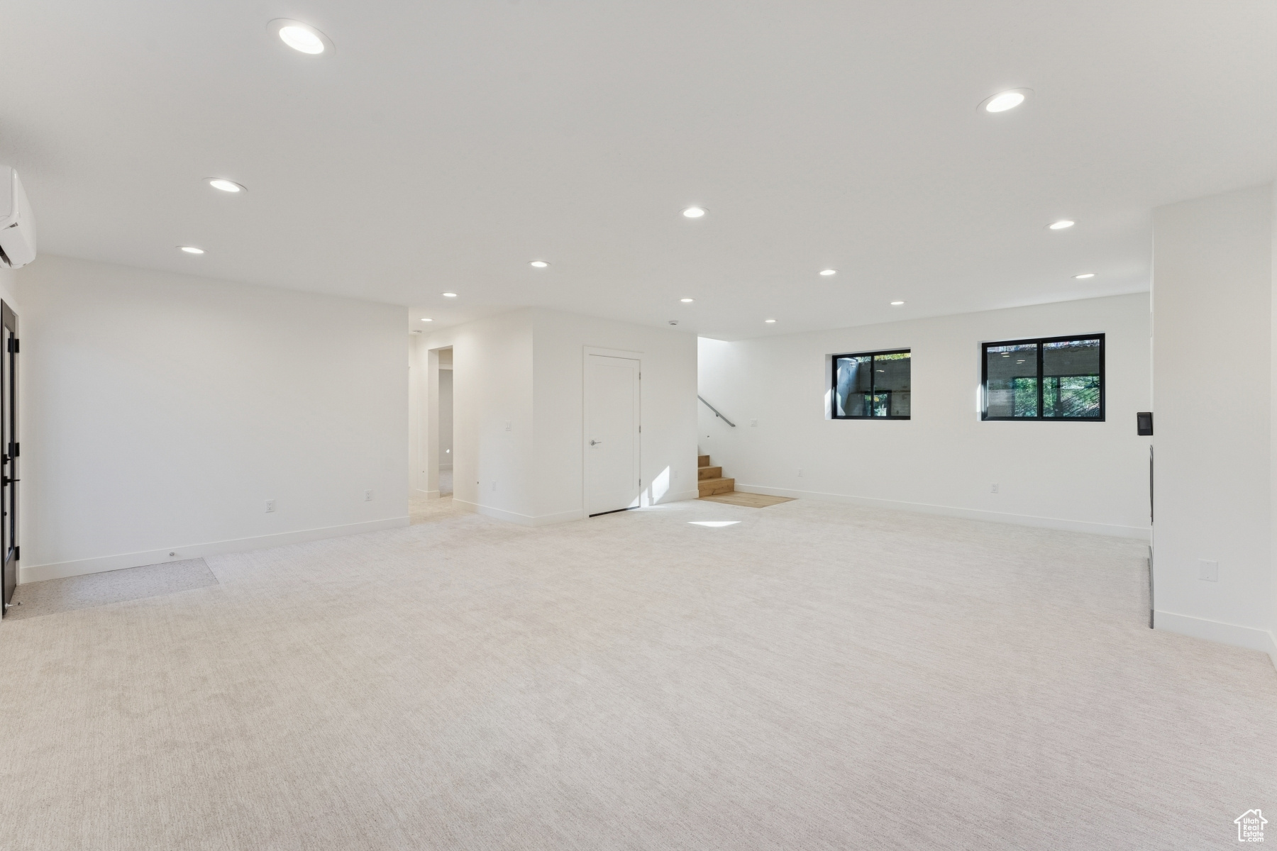 Salt Lake City, Utah 84121, United States, 5 Bedrooms Bedrooms, ,4 BathroomsBathrooms,Residential,Active,234376