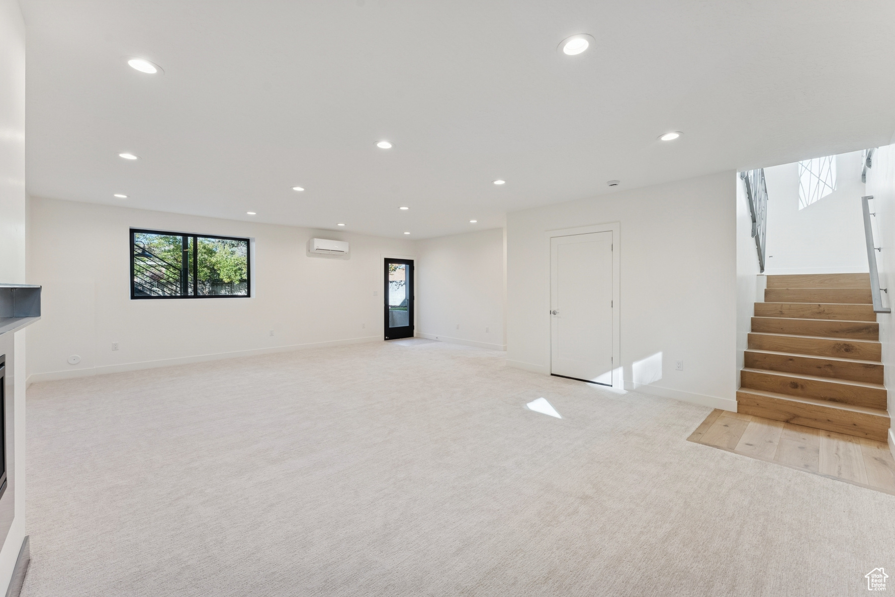 Salt Lake City, Utah 84121, United States, 5 Bedrooms Bedrooms, ,4 BathroomsBathrooms,Residential,Active,234376