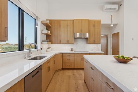 Tiny photo for 7364 S CHRIS LN, Salt Lake City, UT 84121 (MLS # 2119743)