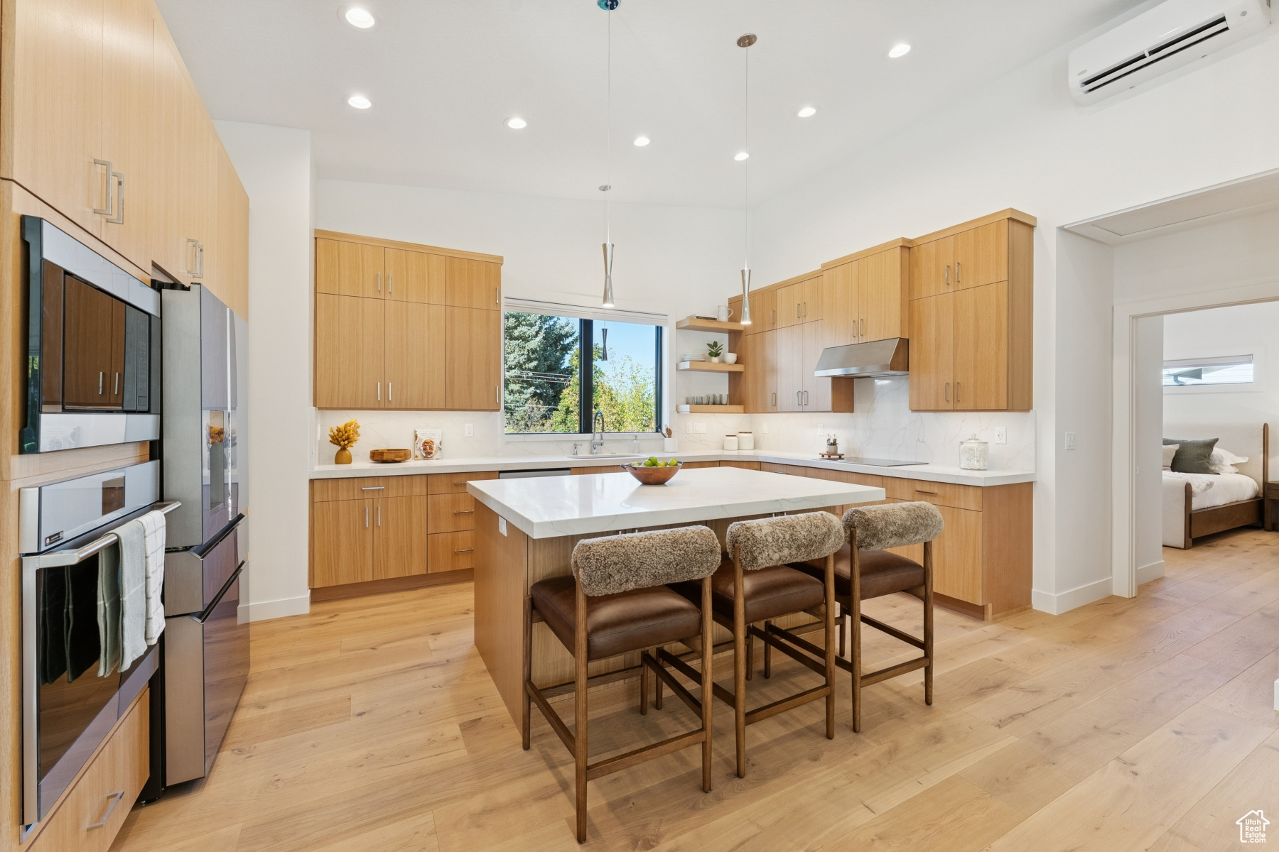 Salt Lake City, Utah 84121, United States, 5 Bedrooms Bedrooms, ,4 BathroomsBathrooms,Residential,Active,234376